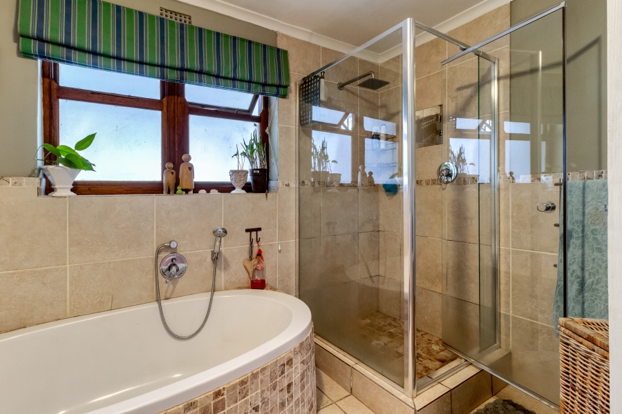 4 Bedroom Property for Sale in Fairview Heights Western Cape
